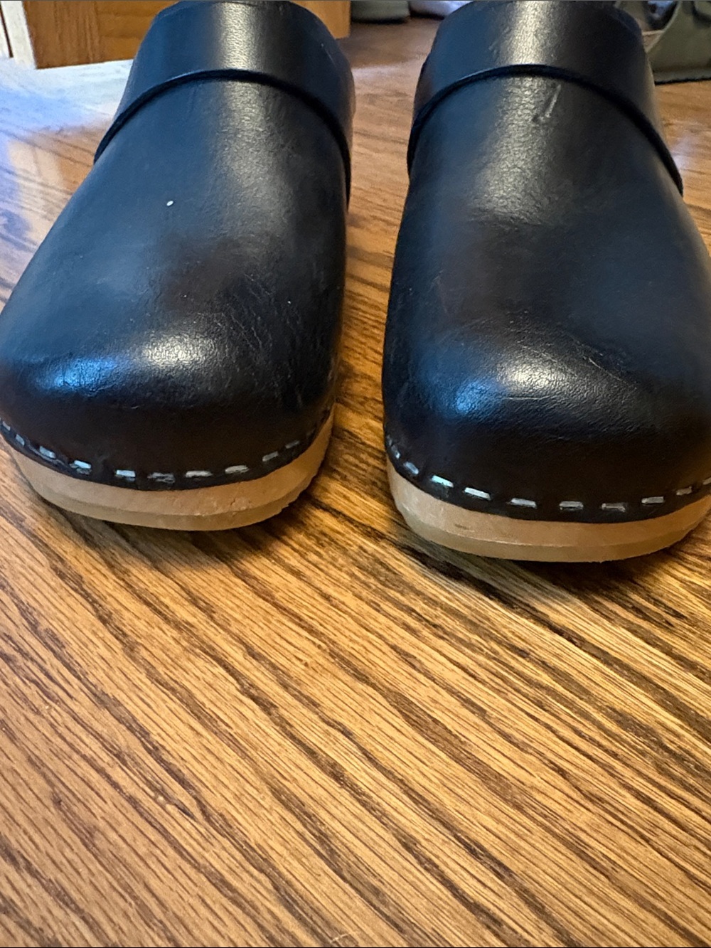 Swedish Hasbeens Black Leather Slip-On Clogs - Picture 4 of 4